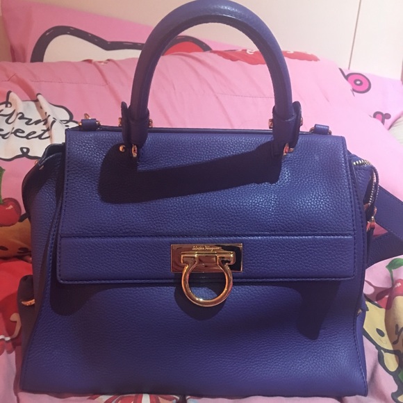 100% authentic . Never use . just in ny closet - Picture 1 of 2